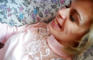 XXX Rubia Bomba porno intercambio español 25