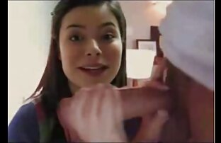 XXX juego en la ducha porno español en publico